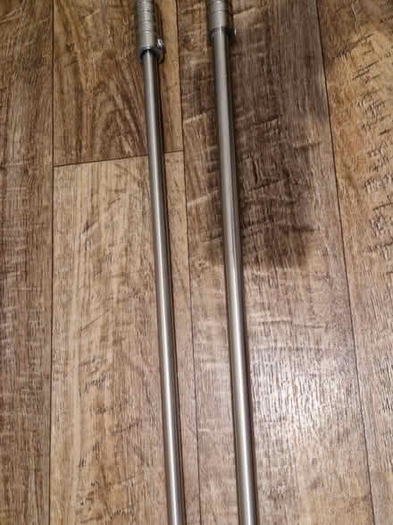 Photo of free Extendable curtain pole (WD23 Bushey) #1