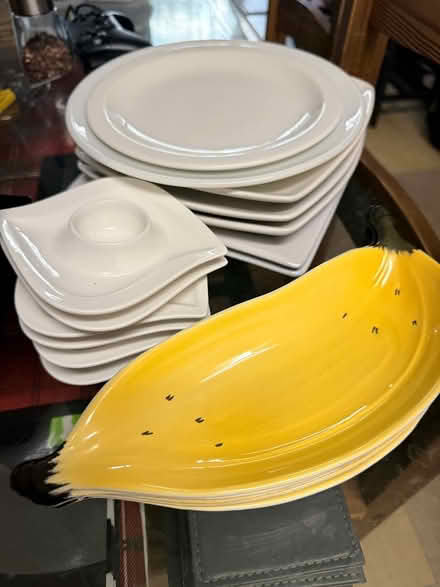Photo of free Mix plates (NW4 2AU) #3