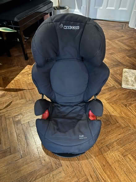 Photo of free Maxi cost car seat (Highgate N6) #1