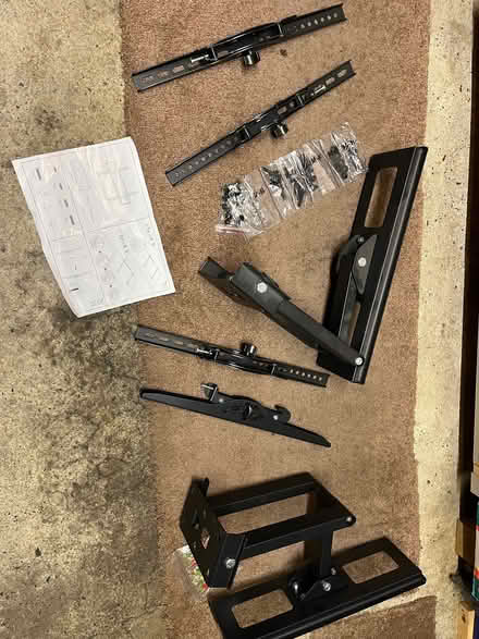 Photo of free A pair of wall tv brackets never used (Spring Park CR0) #2