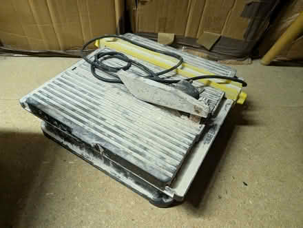 Photo of free Tile cutter and tools (Shoreditch N1) #1