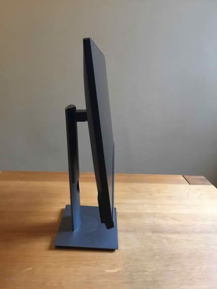 Photo of free dell pc monitor (Berkhamsted HP4) #3