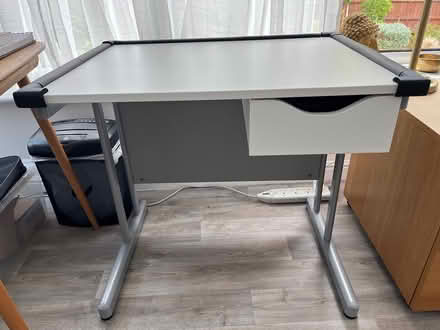 Photo of free White desk with drawer (Harwell OX11) #1