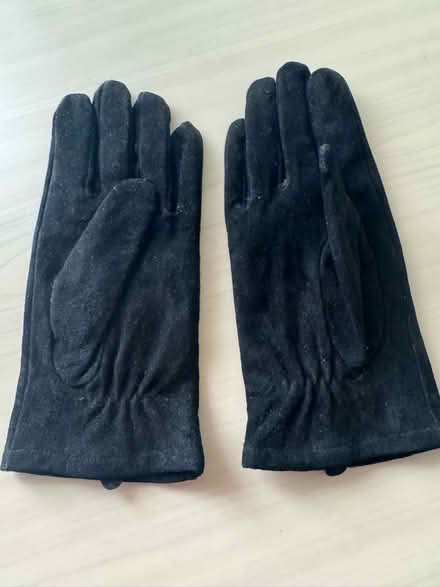Photo of free Gloves (Elm Park RM12) #1