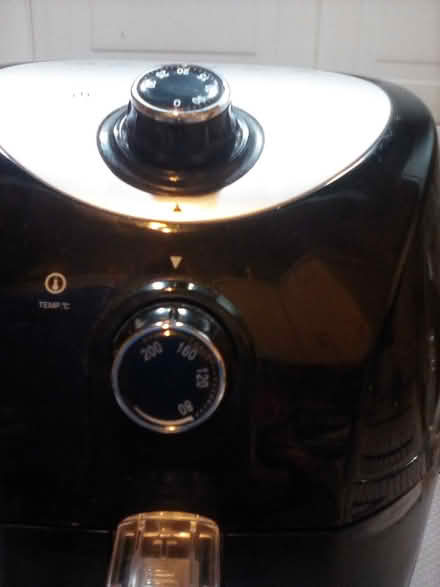 Photo of free Small air fryer (Shipley BD18) #2