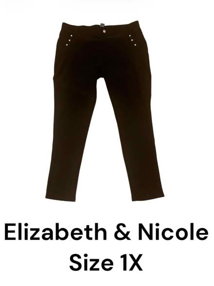 Photo of free Elizabeth & Nicole Woman’s Pants (Brooklyn Storage) #1