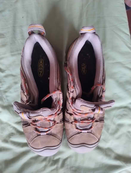 Photo of free KEEN Trainers Ladies size UK 7.5 EU 40.5 (Kingston Bagpuize OX13) #2