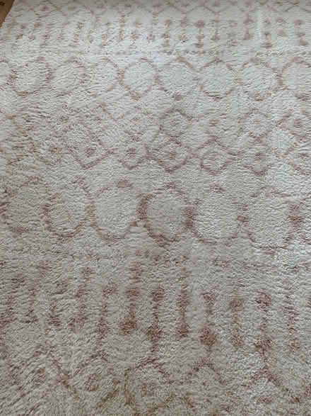 Photo of free Large Rug White and Pink (PO7) #4