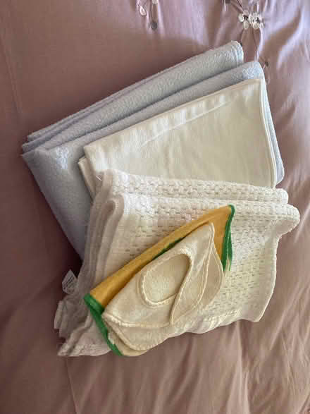 Photo of free Cot sheets, blankets & bibs (Lamorbey DA15) #1