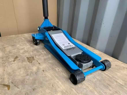 Photo of Car trolley jack (Cheadle Hulme SK8) #1