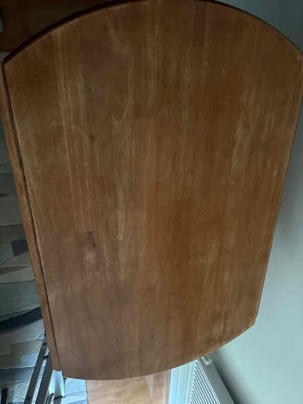Photo of free Round table (UB10 9NT) #2