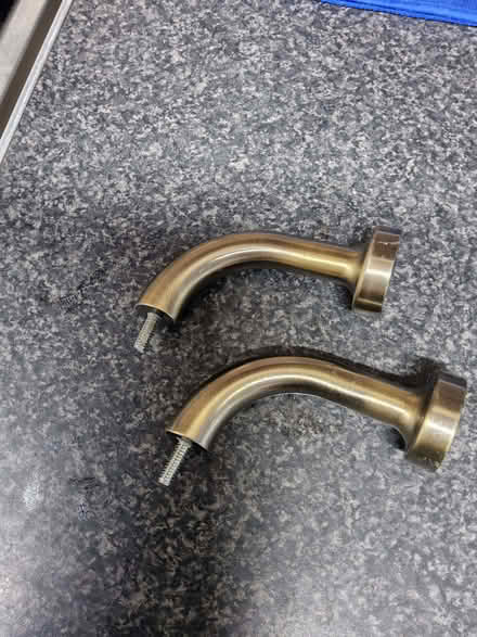 Photo of free Curtain pole (Wigmore HR6) #2