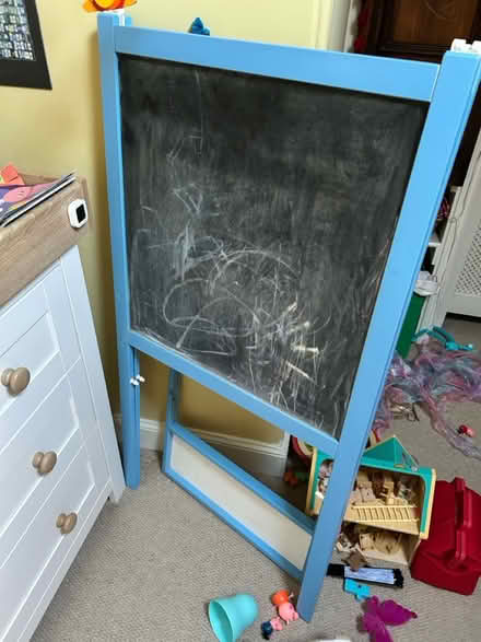 Photo of free Kids easel (North fort st EH6) #1
