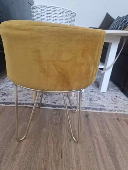 Photo of free Yellow footstool (Aigburth L17) #1