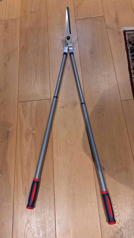 Photo of free Garden Shears with extendable arms (OX10 6BD) #1