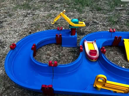 Photo of free Children's water play toy (Hitchin SG4) #3