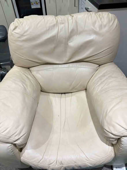 Photo of free Sofa (BR6) #3