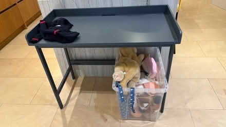 Photo of free Desk (Chelsea SW3) #1