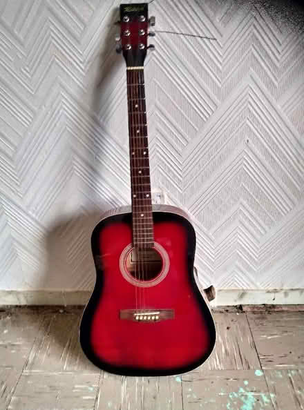 Photo of free Acoustic Guitar (Vale LA1) #1