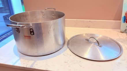 Photo of free Very large cooking pot with lid. (Noak Bridge SS15) #1