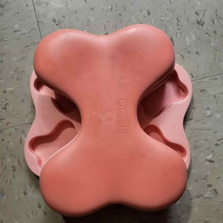 Photo of free Rotating dog storage thing (31 Street and 9th Avenue) #4
