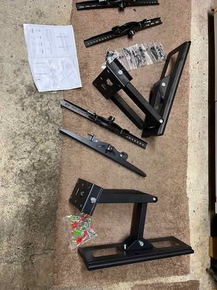 Photo of free A pair of wall tv brackets never used (Spring Park CR0) #1