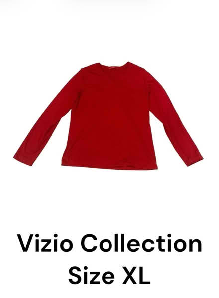 Photo of free Vizio Collection Woman’s Top (Brooklyn Storage) #1