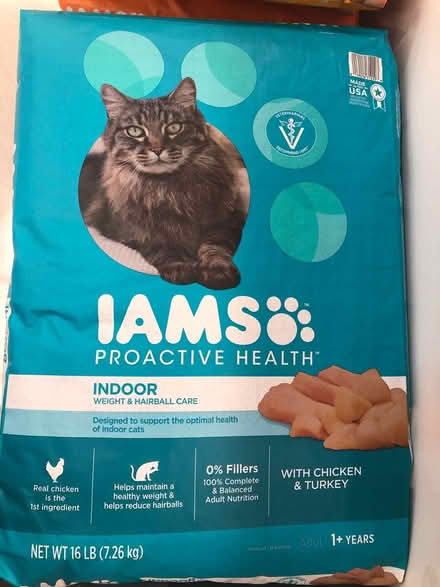Photo of free Iams indoor cat food (48073) #1