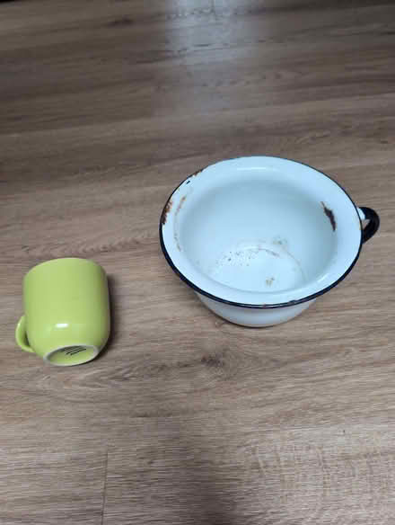 Photo of free Enamel Pot for garden, plants, etc (Mold CH7) #3