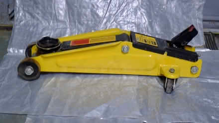 Photo of free Trolley jack (Ashton-U-Lyne OL6) #2