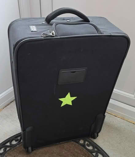 Photo of free 3 x Medium cases (Welling DA16) #3