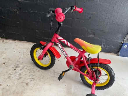 Photo of free Child’s bike with stabilisers Suitable 3-5 years (Penyffordd CH4) #2