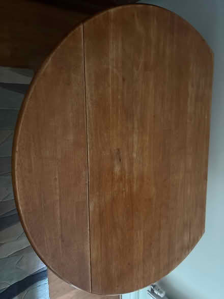 Photo of free Round table (UB10 9NT) #1