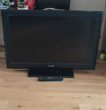 Photo of free Sony Bravia TV 32" (Springfield CM1) #1