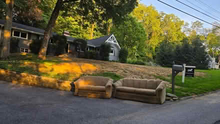 Photo of free at Curb ** Not my house (15 Deerfield So/Pleasantville) #1