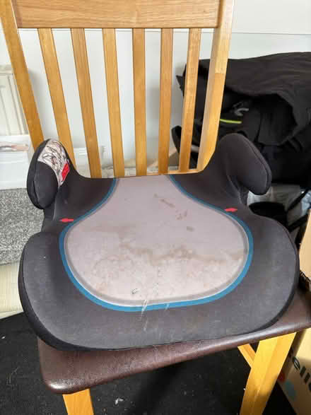 Photo of free Booster seat (SK15 Stalybridge) #1