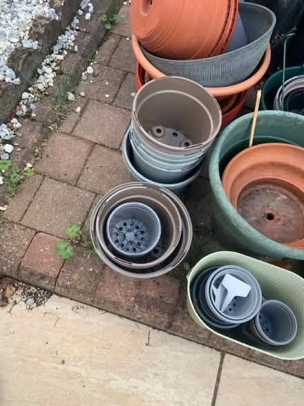 Photo of free Garden Pots & Hanging baskets (Crowthorne RG45) #1