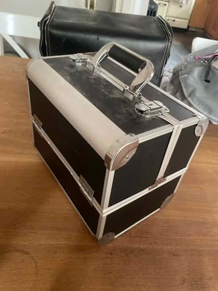 Photo of free 2 portable make up cases (Sherwood NG5) #1