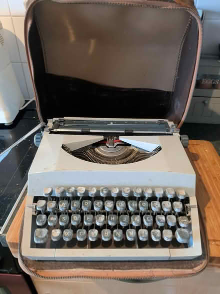 Photo of free Old typewriter not working (BR1 bickley) #1