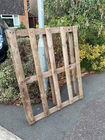 Photo of free Pallet (wooden) (SG4 hitchin) #1