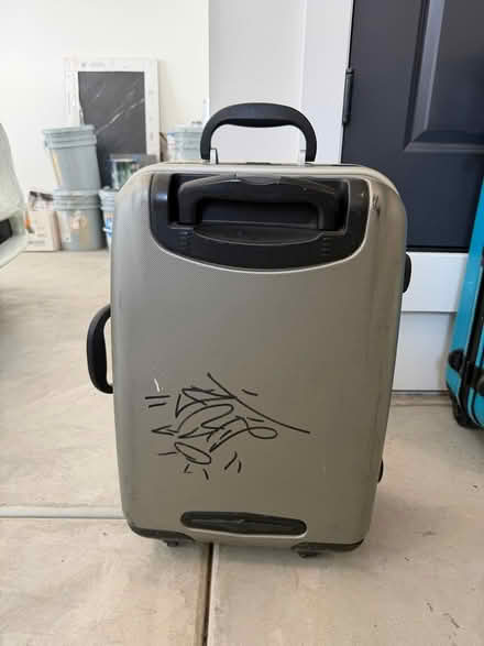 Photo of free Diplomat suitcase - wheel defect (Bellevue) #2