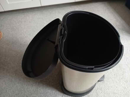 Photo of free Pedal bin (e.g. for kitchen) (Godalming GU7) #3