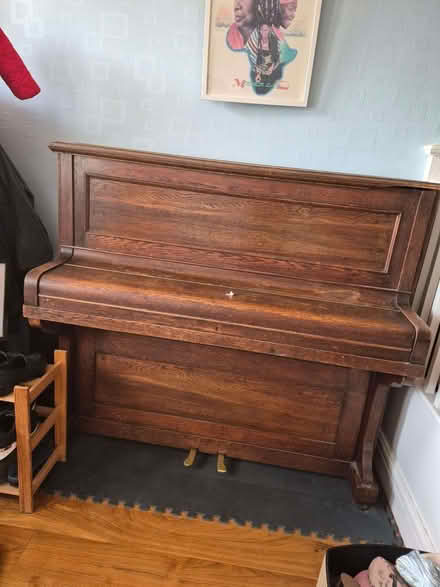 Photo of free Piano (Sandilands CR0) #1