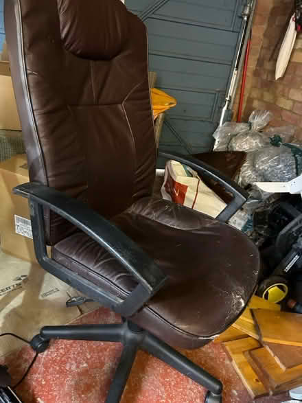 Photo of free Office chair (AL3 near Waitrose) #1