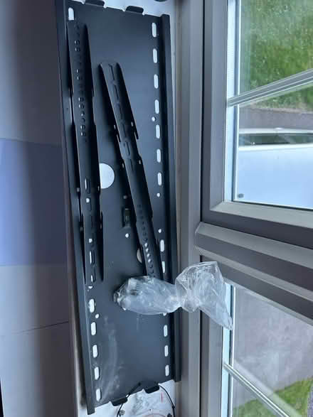 Photo of free Tv wall bracket 37 - 85 inches (Leeds LS10) #2