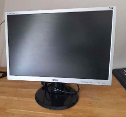 Photo of free PC Monitor with leads (Epping CM16) #1
