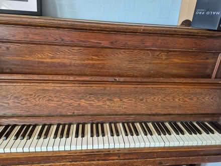 Photo of free Piano (Sandilands CR0) #3