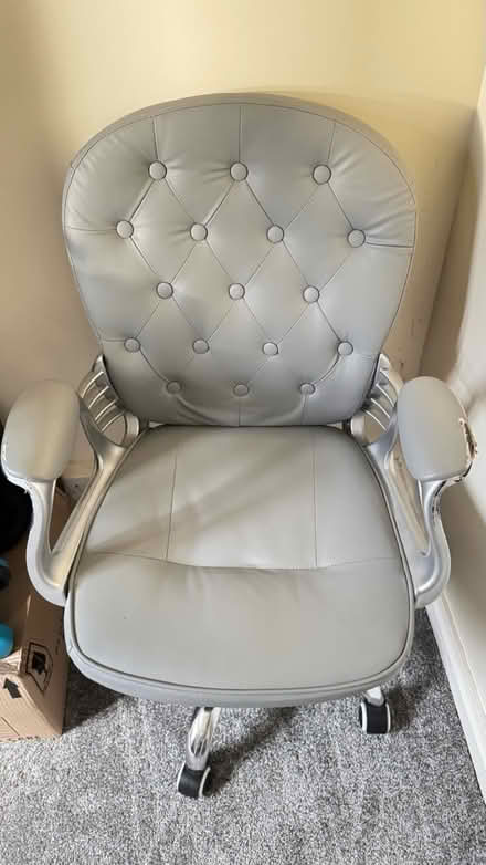 Photo of free Chair with wear and tear (IG87AA) #1
