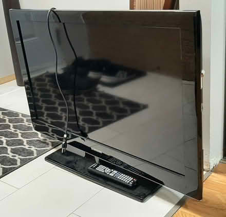 Photo of free Samsung 40" TV (Hiawatha Park) #1