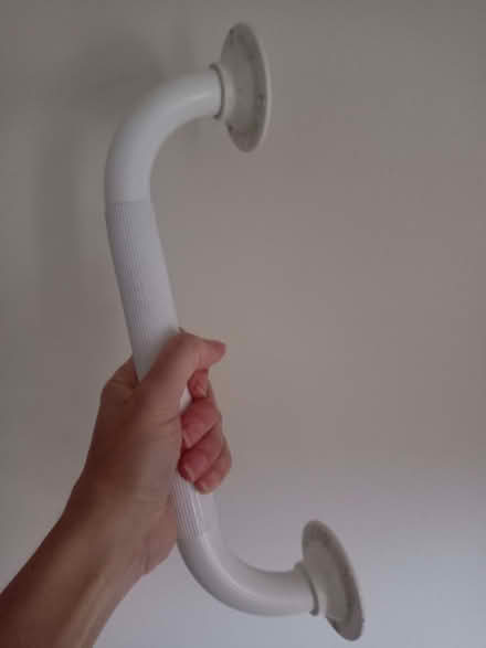 Photo of free White metal handle (Reading West RG1) #1